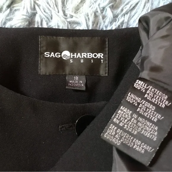 Sag Harbor Black Suit Jacket - Picture 8 of 9